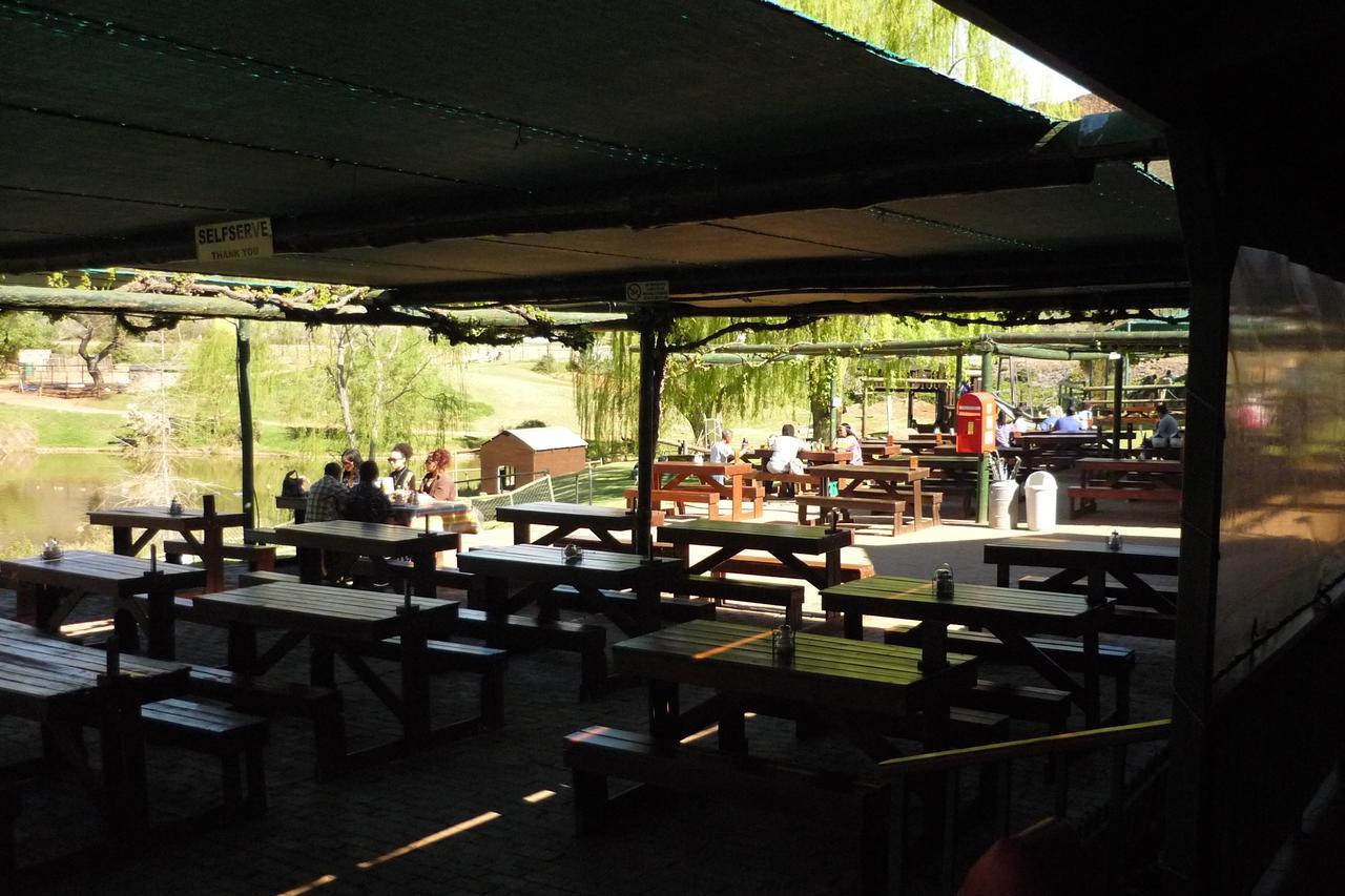Wilgewandel Holiday Farm & Day Restaurant Oudtshoorn Eksteriør bilde
